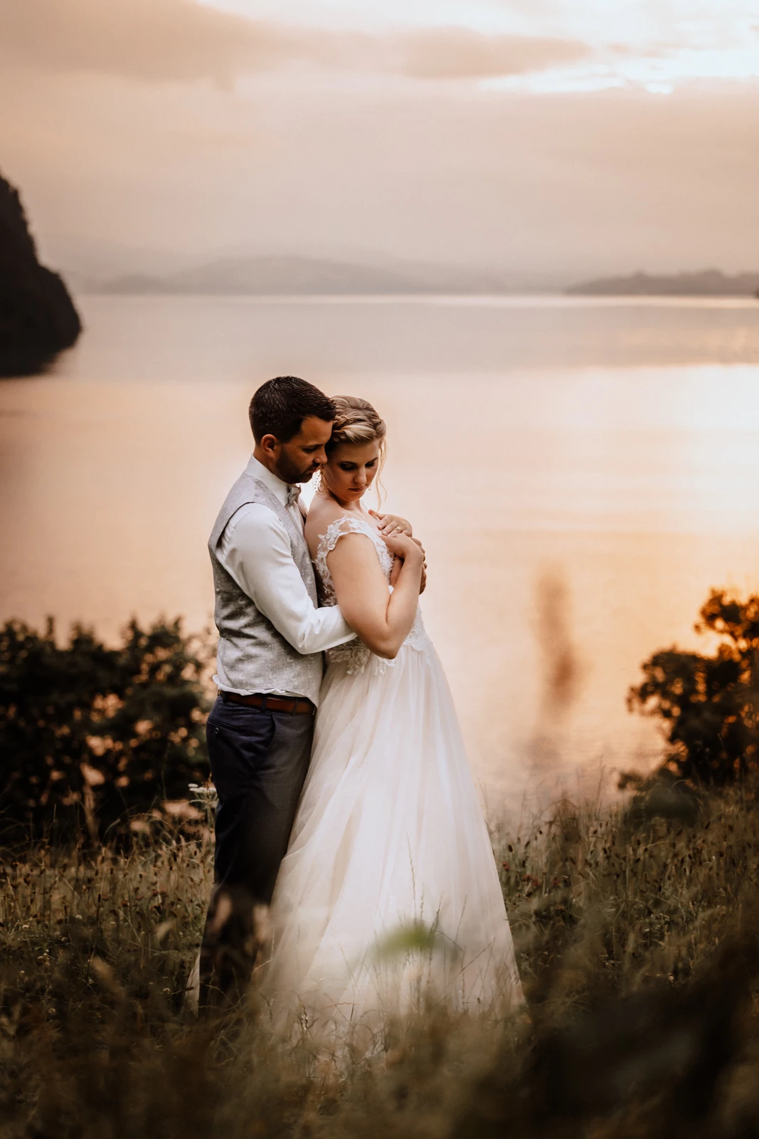 Hochzeitsfotograf Luzern Vitznau-Brautpaarshooting bei Sonnenuntergang.jpg