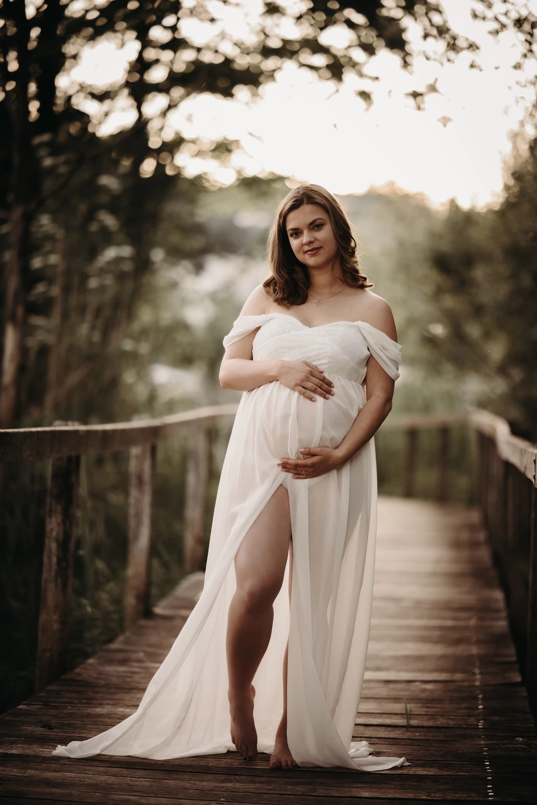 Babybauchfotos mit weissem Kleid nach So