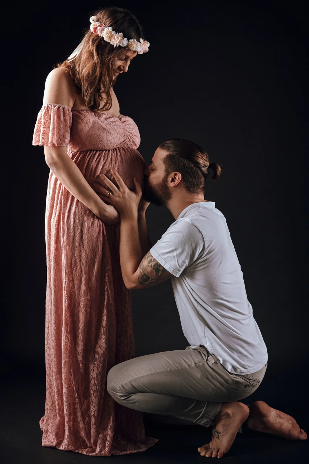 Babybauch Kuss- Babybauchfotograf.jpg