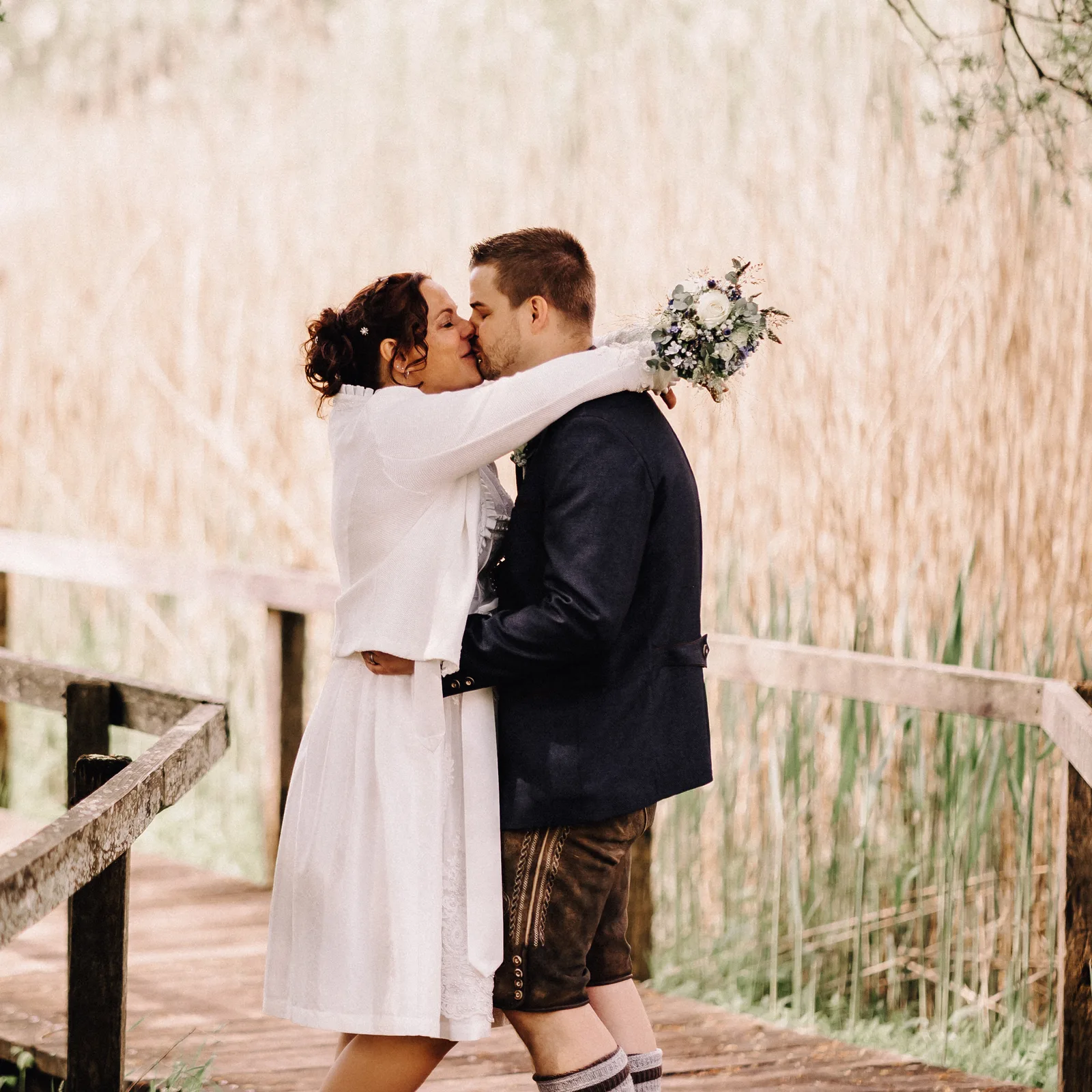 Hochzeitsfotograf Luzern-Zentralschweiz-romantische Küsse 